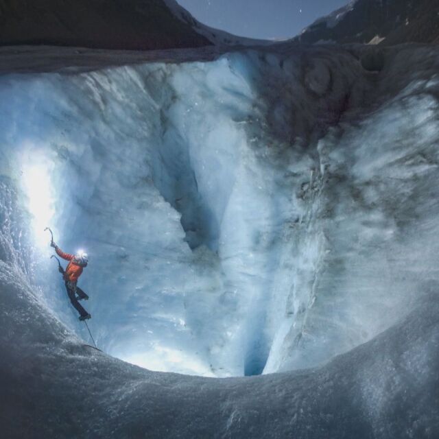 Лед в обектива: Канадски фотограф обикаля света, за да снима изчезващи ледници
