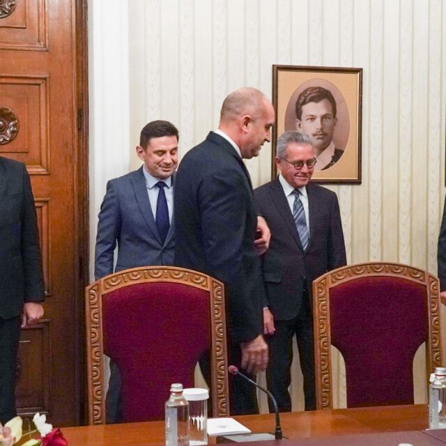 Консултациите при президента: ДПС се срещна с Румен Радев