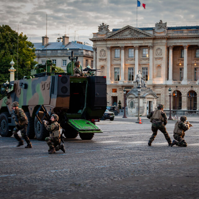 Специален военен отряд ще сваля дронове над Париж по време на Олимпиадата