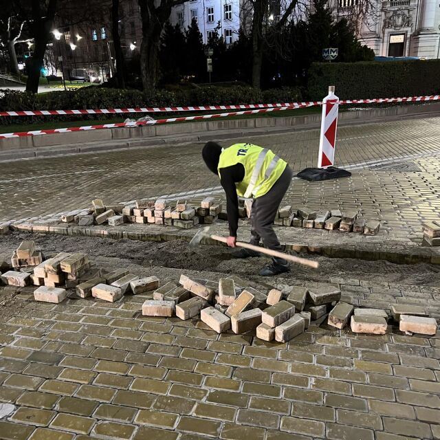 Започна нов ремонт на ремонта на жълтите павета в центъра на столицата