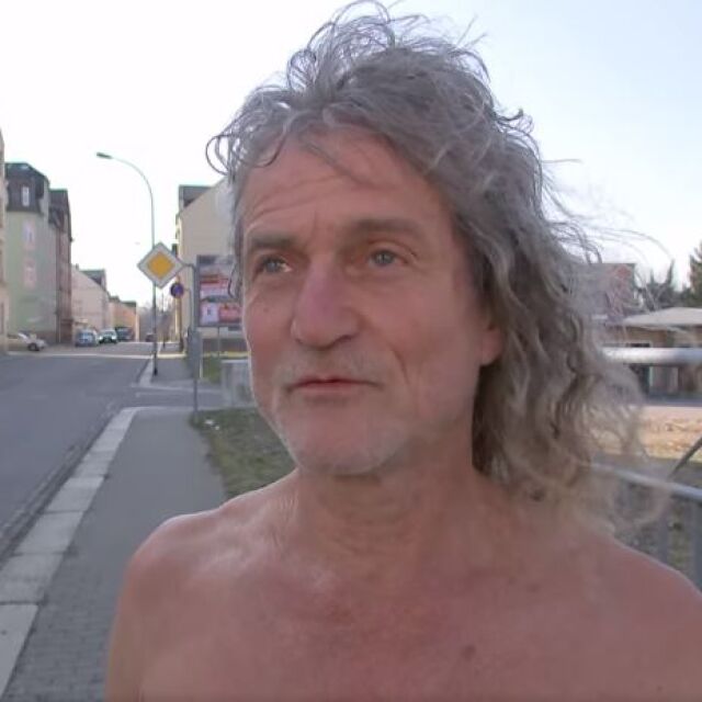 „Хигиена за духа и тялото“: От 18 години мъж тича чисто гол в град с 24 000 жители