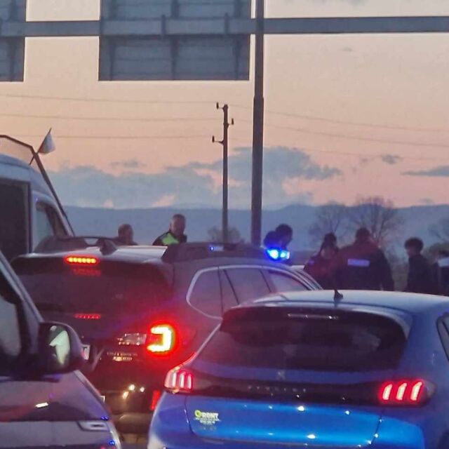 Гонка с мигранти и инцидент с кола: Голямо задръстане на Околовръстния път в София