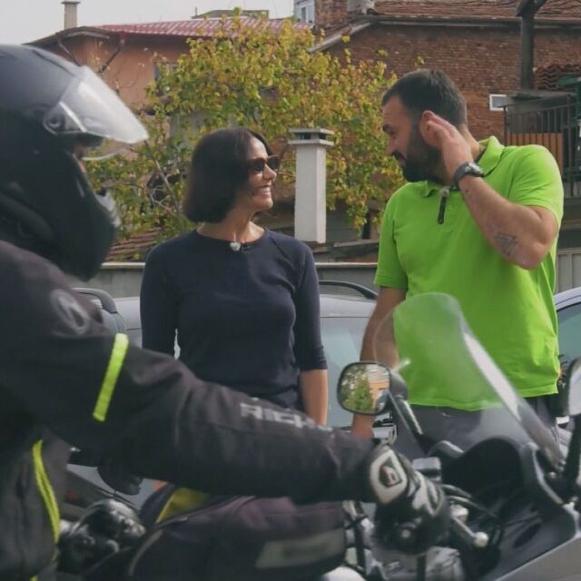 "Усмивковци" на две гуми: Доброволци мотористи помагат в „Бригада нов дом“ 