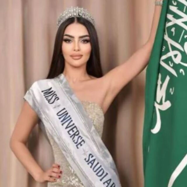  За първи път жена от Саудитска Арабия ще взе участие в „ Мис Вселена “ (СНИМКИ) 