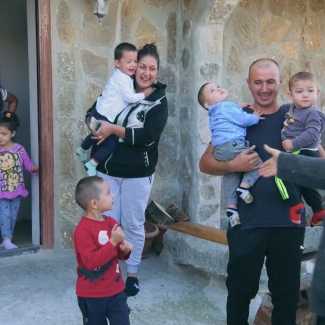 "Бригада Нов дом“ подарява кръщене на 7 деца в семейство, в което са общо 9 (ВИДЕО)