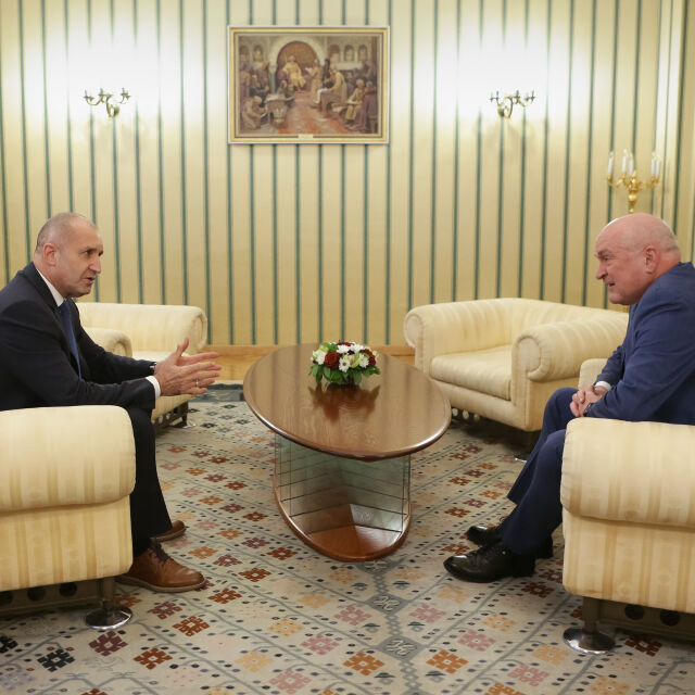  Президентът издаде декрет за измененията в служебния кабинет 