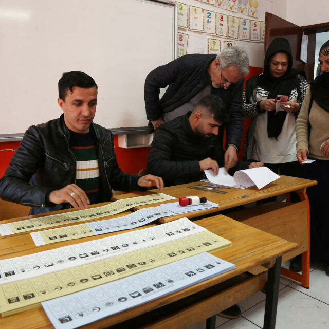 Местният вот в Турция: Бой с пръти и камъни, един загинал и 12 ранени (ВИДЕО)
