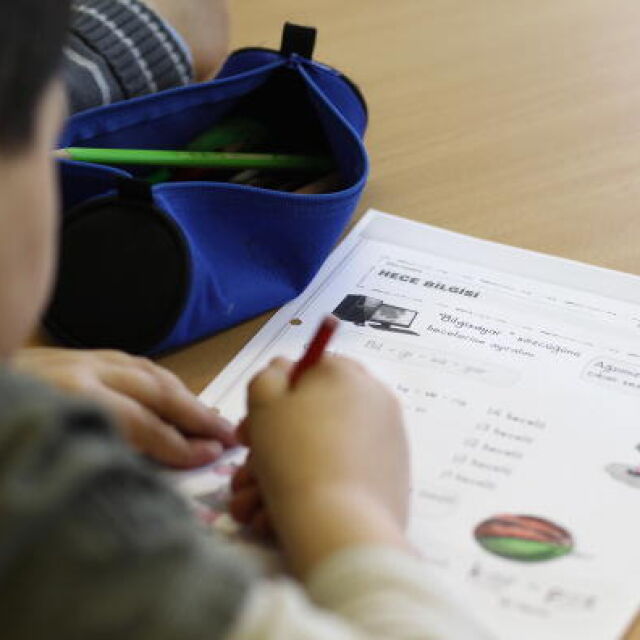„Чети етикета“: Колко струва подготовката на първокласник за училище