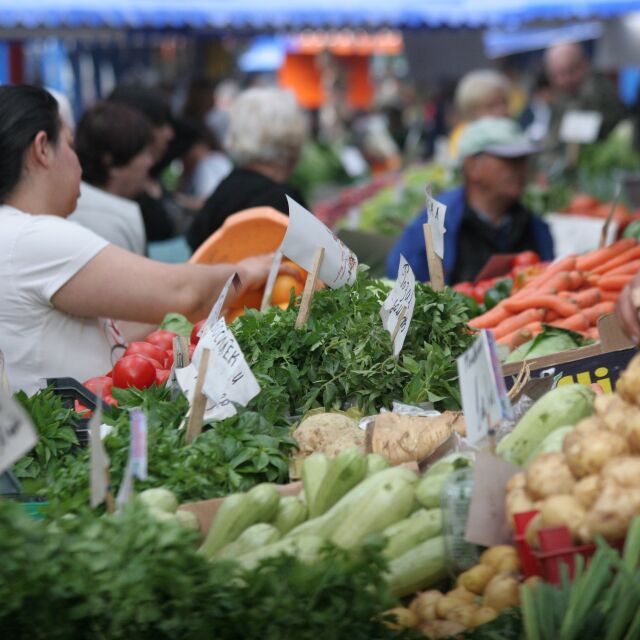 Заради мрачното време: В Токио цените на краставиците се вдигнаха със 70%