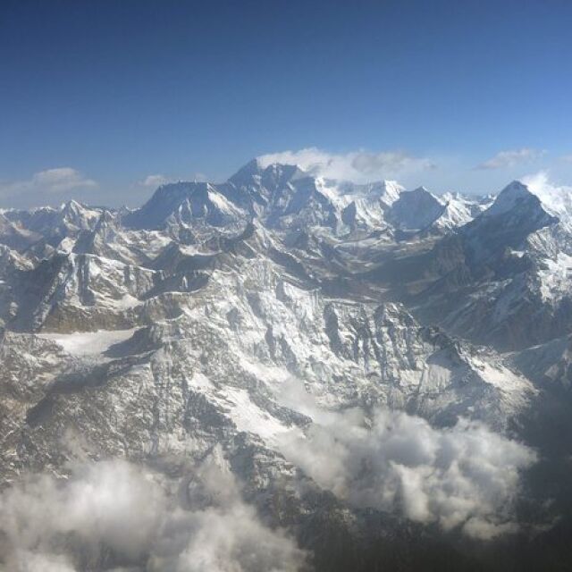 Еверест се е преместил с 3 сантиметра след непалското земетресение