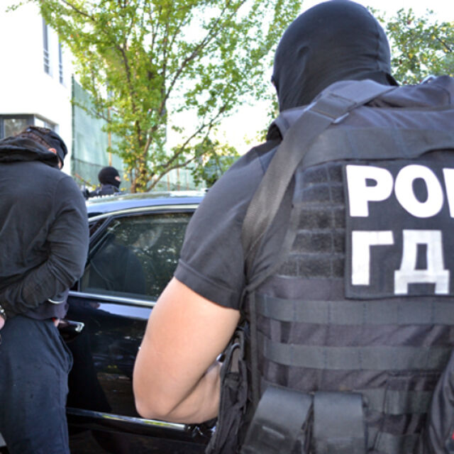 Двама задържани при акция срещу дрогата в Казанлък