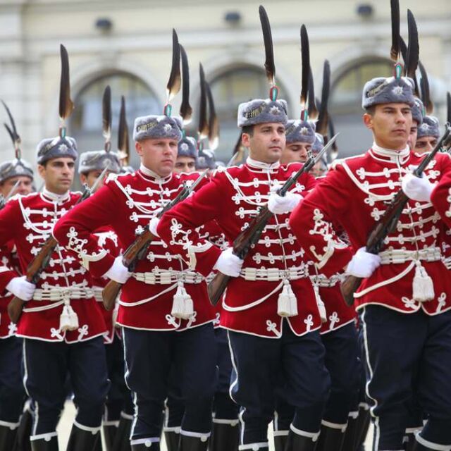 Над 1600 военнослужещи ще участват във военния парад за празника на Българската армия