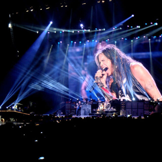 Удължено работно време на метрото и специален пропускателен режим за концерта на Aerosmith в София