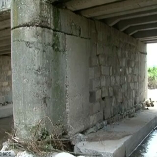 Опасен мост на пътя между Пловдив и Пазарджик остана отворен за движение