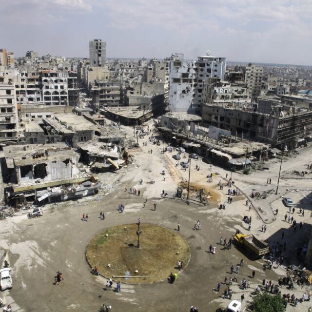Най-малко 80 души са убити при въздушни удари край Дамаск