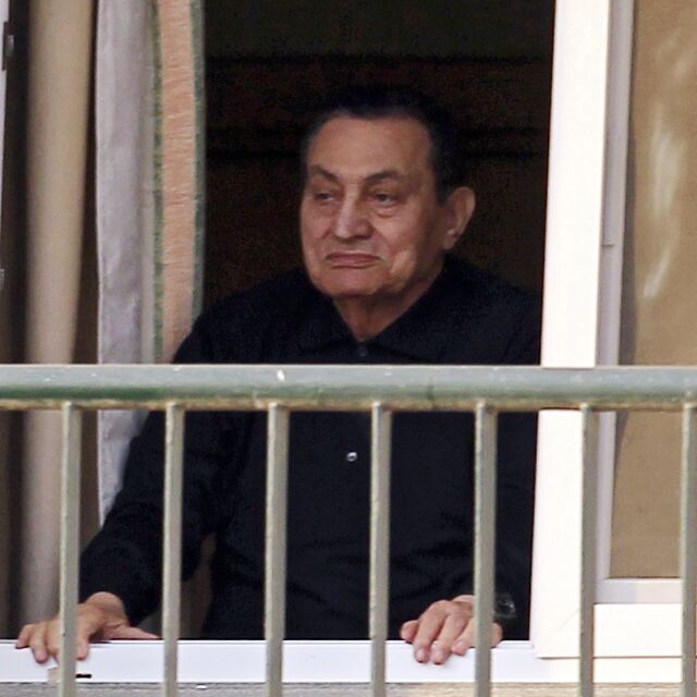 Хосни Мубарак е осъден на три години затвор
