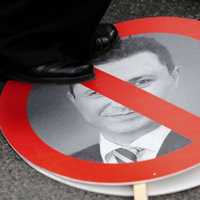 Експерти: Груевски не е обикновен политик, той се мисли за копие на Александър Македонски