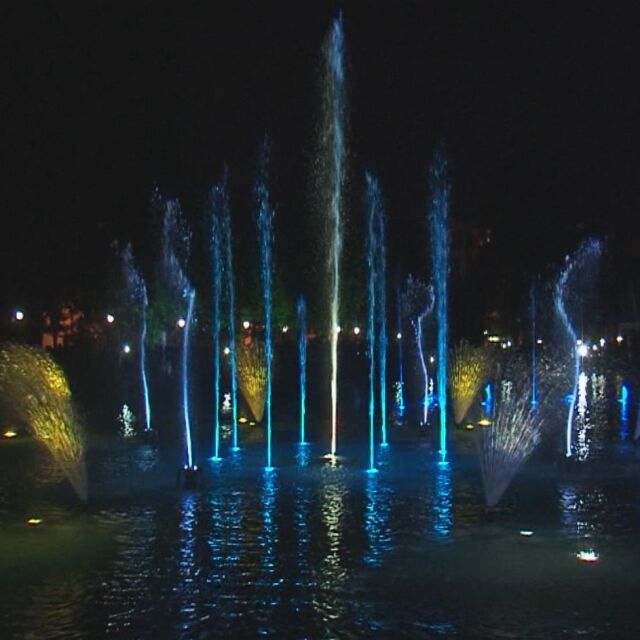 В Пловдив откриха възстановените пеещи фонтани (СНИМКИ)
