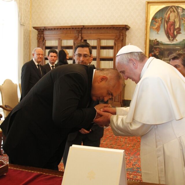 Папа Франциск прие на аудиенция Бойко Борисов във Ватикана (СНИМКИ)