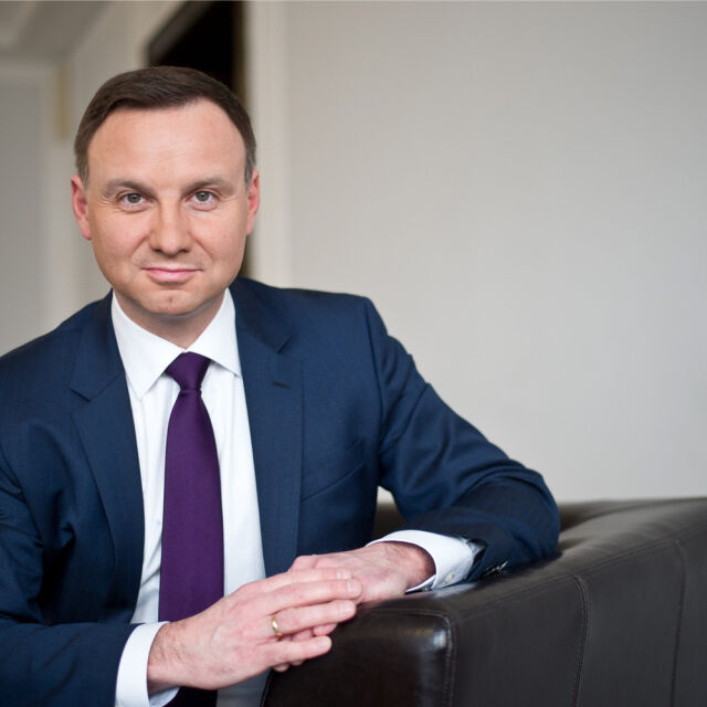 Полският президент подписа единия от спорните съдебни закони