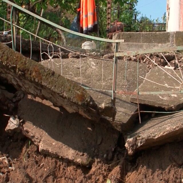 Жителите на Мездра винят общината за последното наводнение