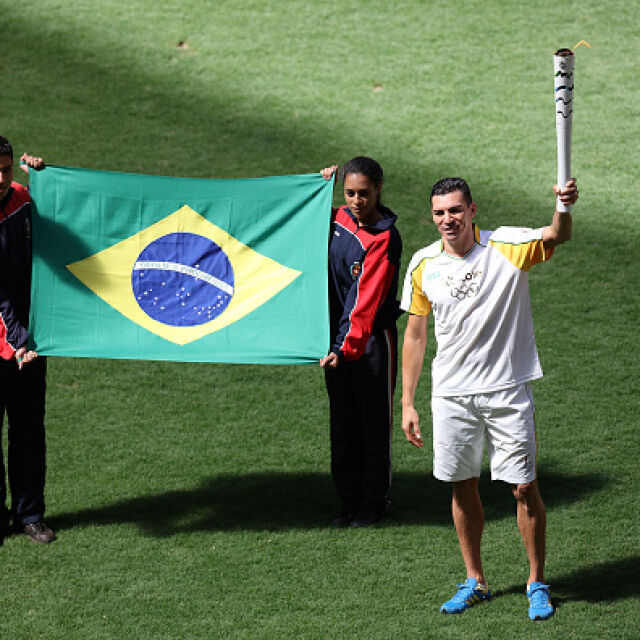 Олимпийският огън пое на 90-дневно турне из Бразилия
