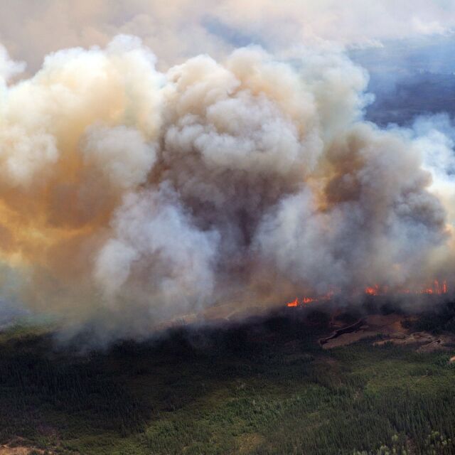 Огромният пожар в Канада ще гори с месеци