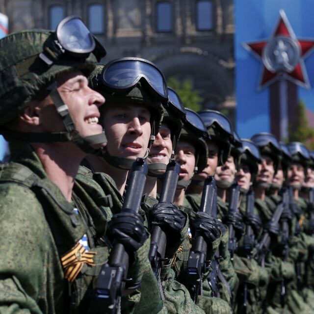 Мащабен парад в Москва за Деня на победата (ГАЛЕРИЯ и ВИДЕО)