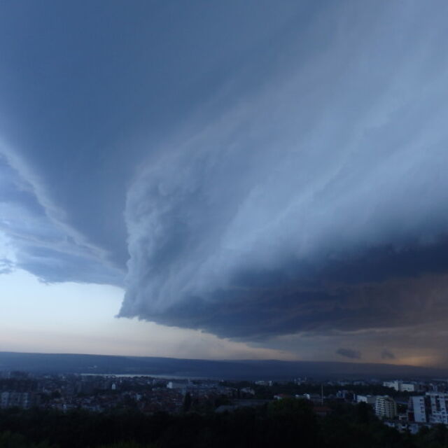 Интензивни валежи в четвъртък в Североизточна България