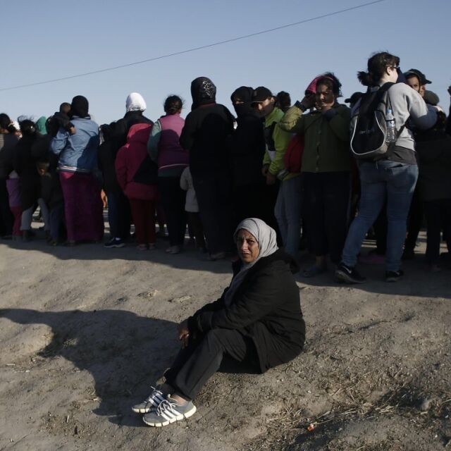 Над 2000 мигранти вече са изселени от Идомени