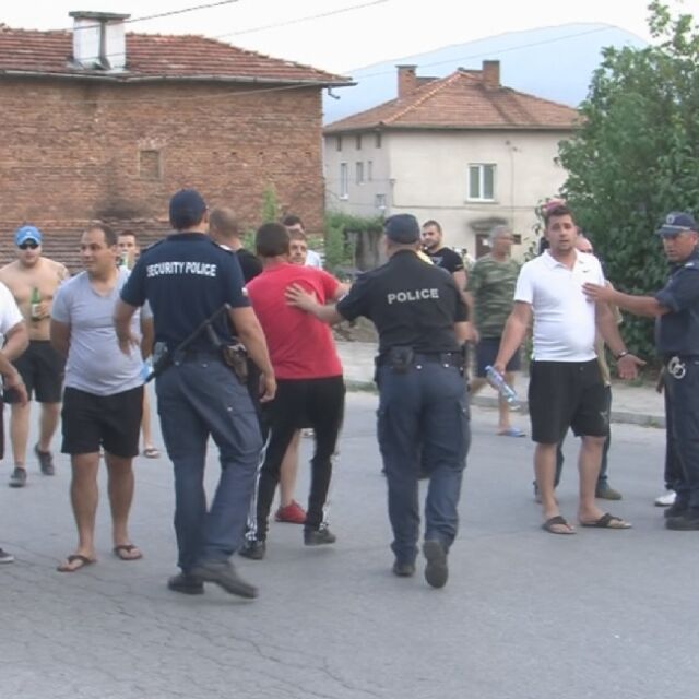 Жители на Гърмен: Кметът ни отмъщава заради протестите