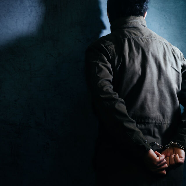 Арестуваха трима българи в Одрин по обвинение за трафик на хора