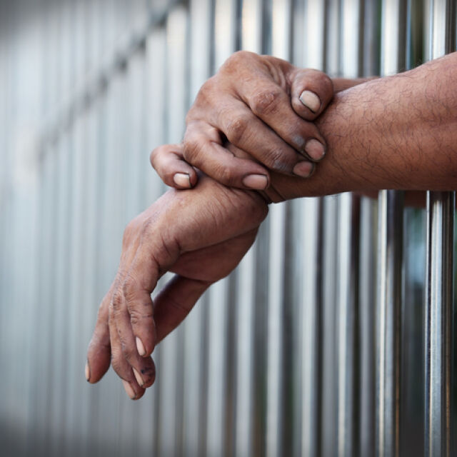 Петима от задържаните за наркоразпространение остават в ареста