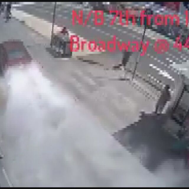 Видео от охранителни камери в Ню Йорк показва инцидента на „Таймс скуеър“