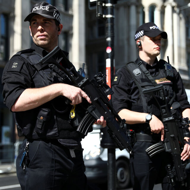 Задържаха трима мъже във връзка с разследването на атентата в Манчестър 