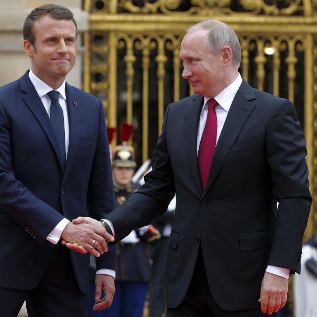 Еманюел Макрон се срещна с Владимир Путин във Версай