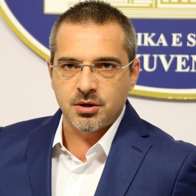 Домашен арест за бивш албански вътрешен министър, разследван за наркотрафик