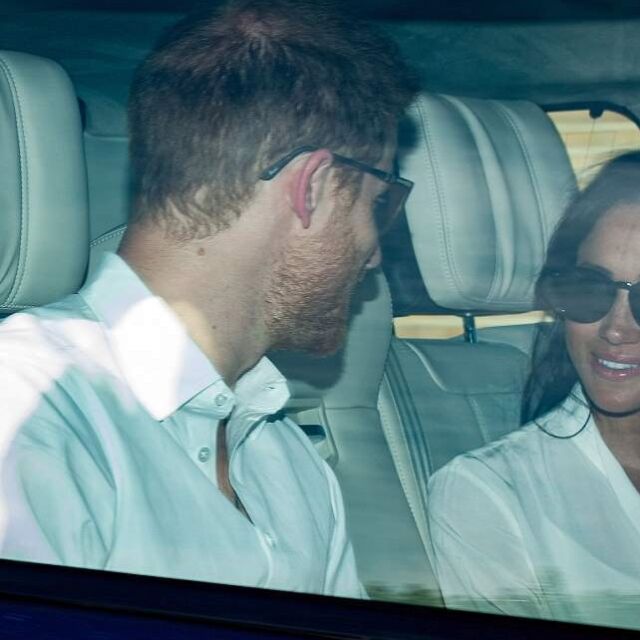 Усмихнатата Меган Маркъл броени часове преди сватбата - пристига за чай с кралица Елизабет