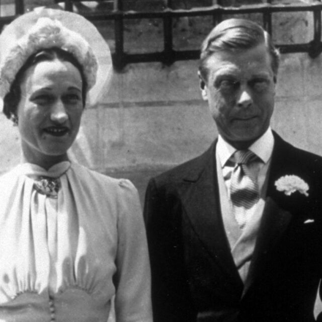 Кралските сватби извън традицията – от Уолис Симпсън до Грейс Кели