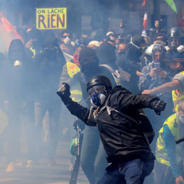 Поредни сблъсъци между "жълтите жилетки" и полицията във Франция