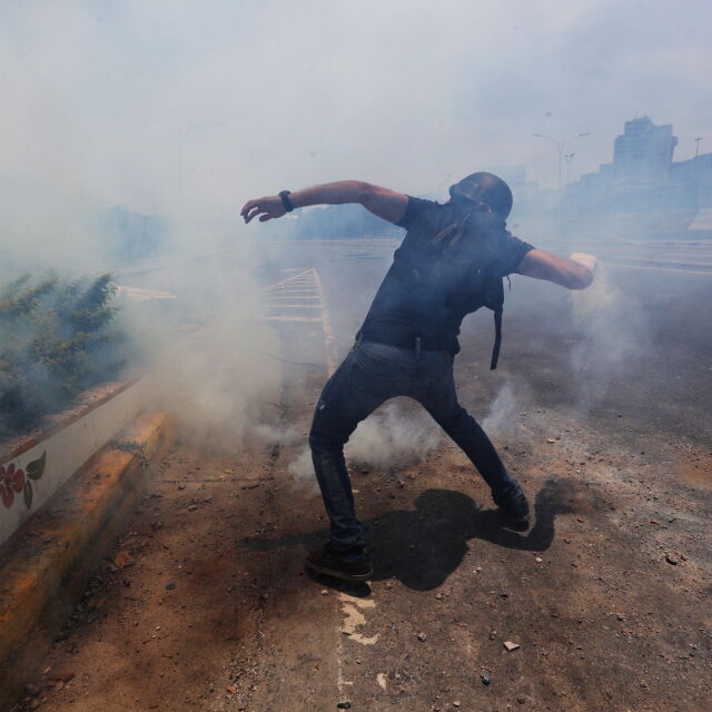 Расте броят на жертвите на размириците във Венецуела