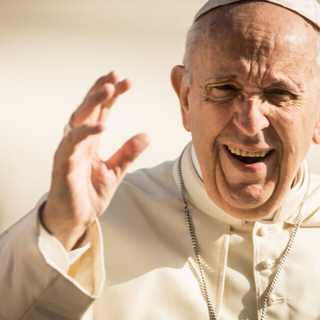 Охрана на клубове, химик и танцьор: Какъв е бил Франциск, преди да стане папа?