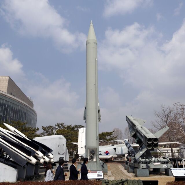 Северна Корея отново изстреля неидентифицирани ракети