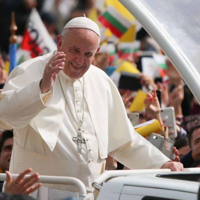 Втори ден от визитата на папа Франциск: Светият отец отива в Раковски 