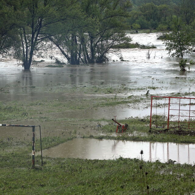 Бури и наводнения на Балканите заради лошото време 