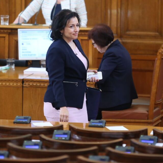 Десислава Танева смени Румен Порожанов като министър на земеделието (ОБЗОР)