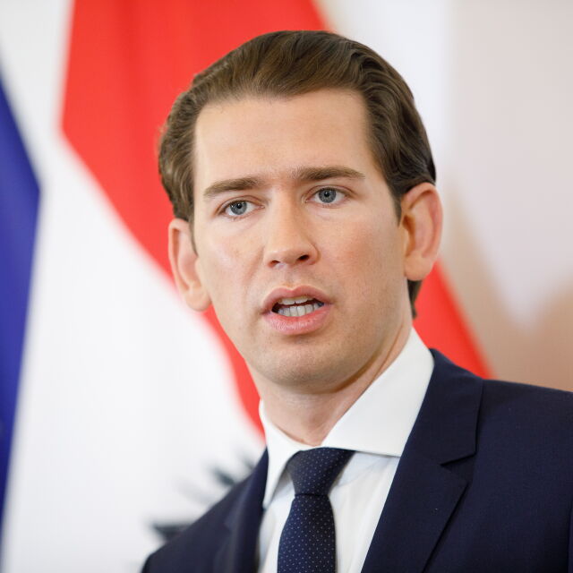 Правителството на Себастиан Курц падна след вот на недоверие в австрийския парламент