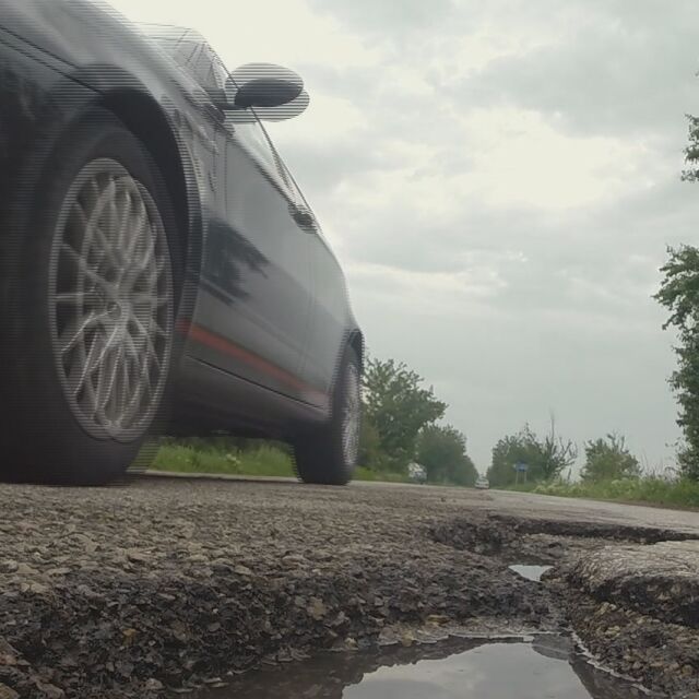 Опасен път: Спукани гуми и инциденти в участъка Разград - Завет
