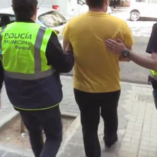Шестима арестувани за фалшиви фенски артикули и билети в Мадрид (ВИДЕО)