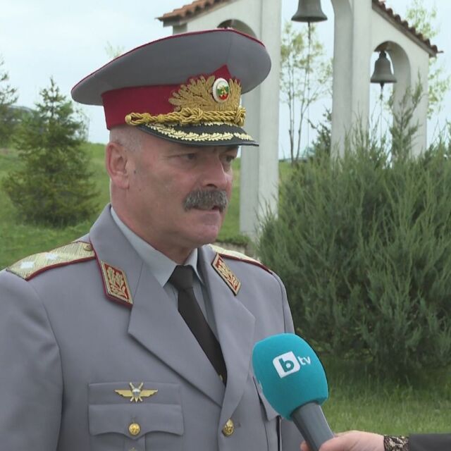 Ген.-майор Михаил Попов: Все още има кадрови проблем в армията независимо от коронавируса